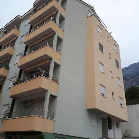 Vira Apartman Makarska