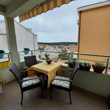 Apartment Vira *